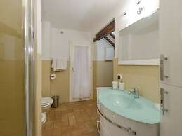 Ibernesi 2 Apartment