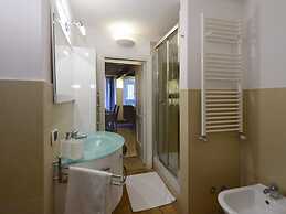 Ibernesi 2 Apartment