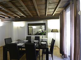 Ibernesi 2 Apartment