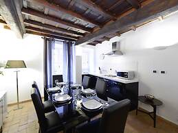 Ibernesi 2 Apartment