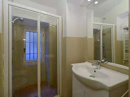 Ibernesi 2 Apartment