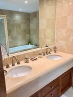 Luxury Condo Romantic Zone-Beach