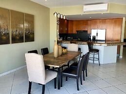 Luxury Condo Romantic Zone-Beach
