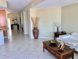 Luxury Condo Romantic Zone-Beach