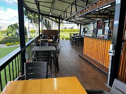 Isak Hotel & Golf Airport