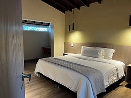 Isak Hotel & Golf Airport