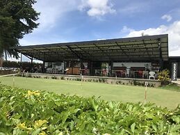 Isak Hotel & Golf Airport