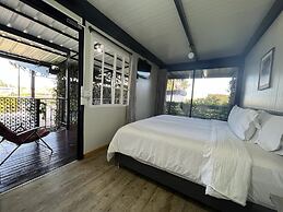 Isak Hotel & Golf Airport