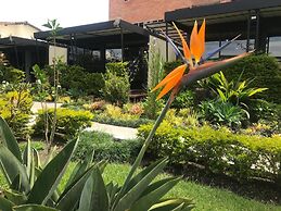 Isak Hotel & Golf Airport