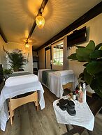 Isak Hotel & Golf Airport