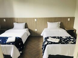 Isak Hotel & Golf Airport