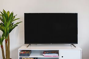 Heart of Highett Apartment by Ready Set Host