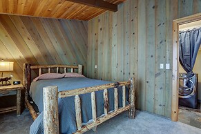 7 Approach Classic Home with Private Hot Tub and BBQ on the Deck by Re