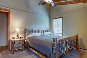 7 Approach Classic Home with Private Hot Tub and BBQ on the Deck by Re