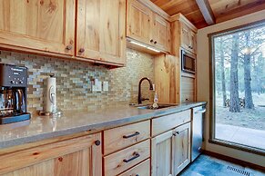 7 Approach Classic Home with Private Hot Tub and BBQ on the Deck by Re