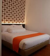 Front One Boutique Tugu Muda Semarang