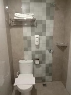 Front One Boutique Tugu Muda Semarang