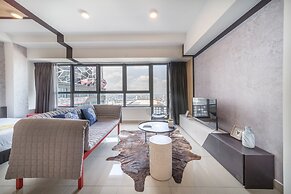 OYO Home 89391 Awesome 1br Arte Plus