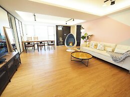 SOGO Dept. Zhongxiao Fuxing MRT