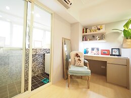 SOGO Dept. Zhongxiao Fuxing MRT