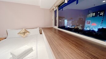 SOGO Dept. Zhongxiao Fuxing MRT