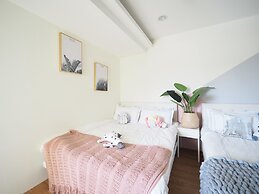 SOGO Dept. Zhongxiao Fuxing MRT