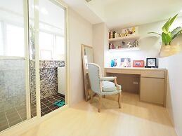 SOGO Dept. Zhongxiao Fuxing MRT