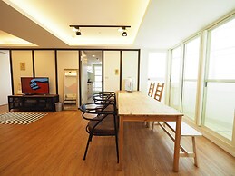 SOGO Dept. Zhongxiao Fuxing MRT