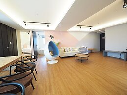 SOGO Dept. Zhongxiao Fuxing MRT