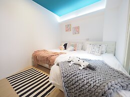 SOGO Dept. Zhongxiao Fuxing MRT