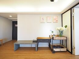 SOGO Dept. Zhongxiao Fuxing MRT