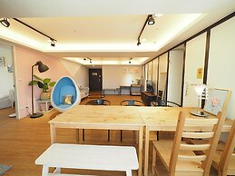 SOGO Dept. Zhongxiao Fuxing MRT