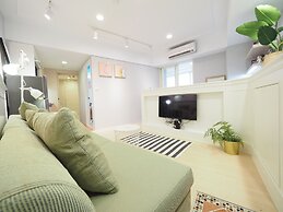 SOGO Dept. Zhongxiao Fuxing MRT