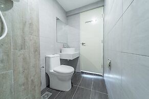 OYO Home 89396 Indescribable 3br Arte Plus