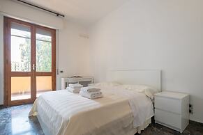 Novoli 4 Bedrooms by Mmega