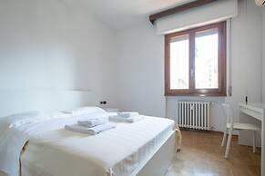 Novoli 4 Bedrooms by Mmega