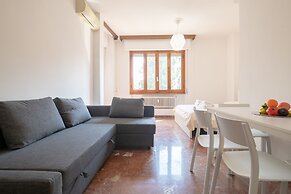 Novoli 4 Bedrooms by Mmega