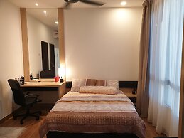 MLH Deluxe Studio Suites @ Landmark Residence