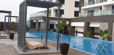 MLH Deluxe Studio Suites @ Landmark Residence