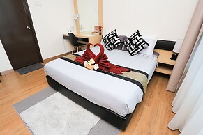 MLH Deluxe Studio Suites @ Landmark Residence