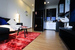 MLH Deluxe Studio Suites @ Landmark Residence