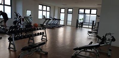 MLH Deluxe Studio Suites @ Landmark Residence