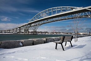 Holiday Inn Express Sarnia - Point Edward by IHG