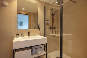 HM Isabela - Adults Only