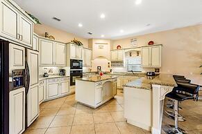 Stunning Large 7 bed Home With Private Pool, Spa, Balcony, Cinema Room