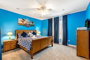 Stunning Large 7 bed Home With Private Pool, Spa, Balcony, Cinema Room