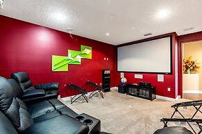 Stunning Large 7 bed Home With Private Pool, Spa, Balcony, Cinema Room