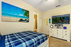 Stunning Large 7 bed Home With Private Pool, Spa, Balcony, Cinema Room