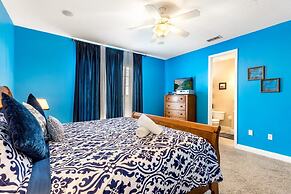 Stunning Large 7 bed Home With Private Pool, Spa, Balcony, Cinema Room