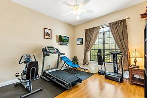 Stunning Large 7 bed Home With Private Pool, Spa, Balcony, Cinema Room